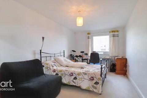 2 bedroom apartment for sale - Hawksbill Way, Peterborough