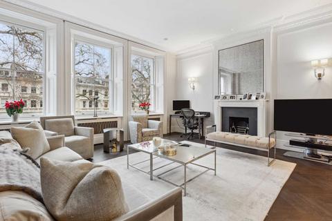 2 bedroom apartment to rent, Rutland Gate, Knightsbridge SW7