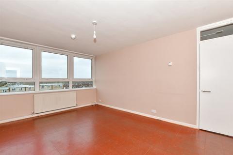 Hornchurch - 2 bedroom flat for sale