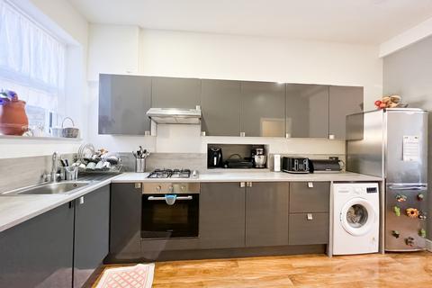 2 bedroom flat for sale, Park Parade, NW10