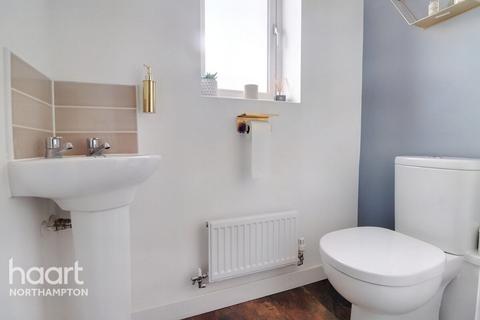17 Shaw Close, Northampton, NN2 8FX