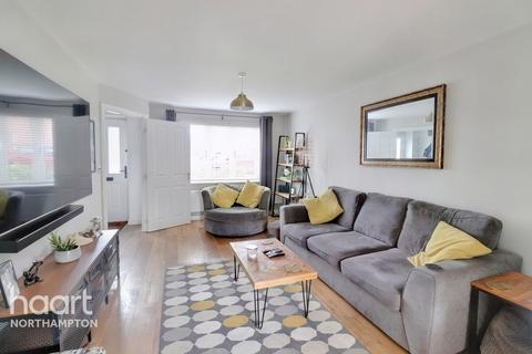 17 Shaw Close, Northampton, NN2 8FX