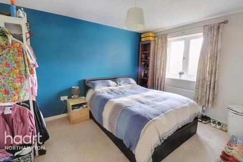 17 Shaw Close, Northampton, NN2 8FX