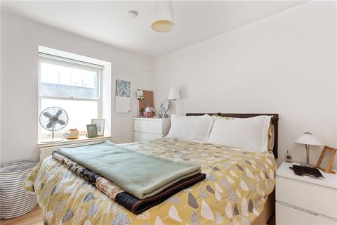 2 bedroom apartment to rent - Wood Close, London, E2