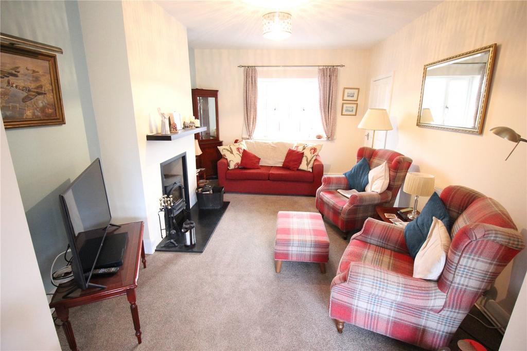Portsmouth Road, LeeOnTheSolent, Hampshire, PO13 3 bed semidetached