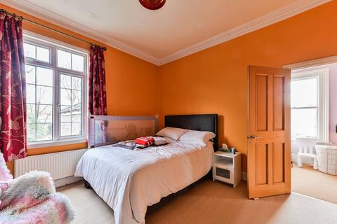 1 Tivoli Road, London, N8 8RE