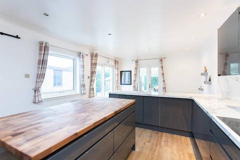 17 Bruce Road, Dundee, DD3 8LJ