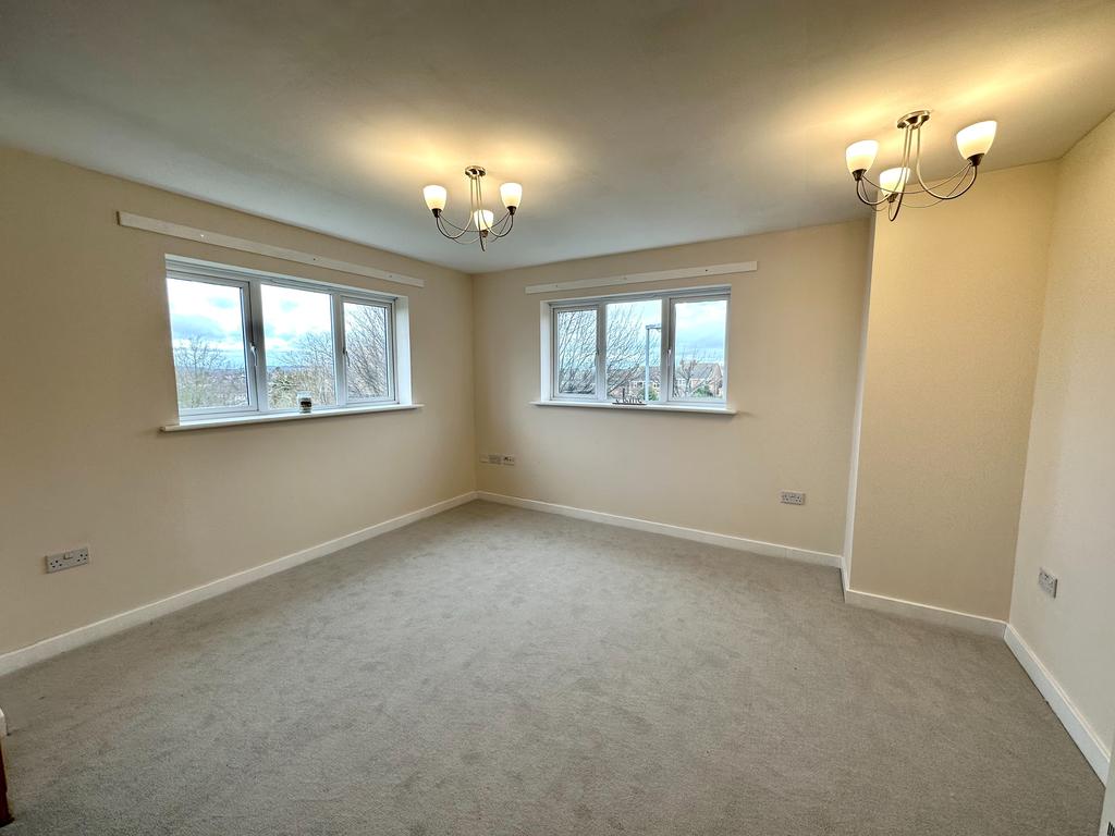 Peel Drive, Wilnecote, Tamworth, B77 2 bed flat £775 pcm (£179 pw)