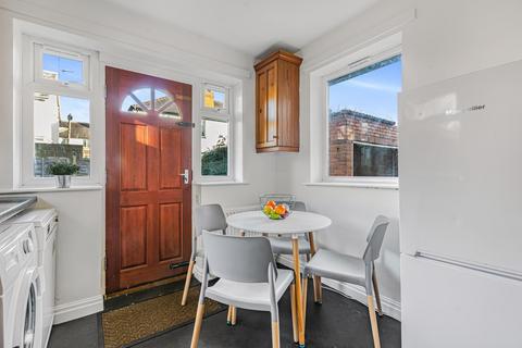 4 bedroom house to rent, LANGDALE AVENUE, Leeds