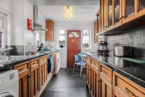 4 bedroom house to rent, LANGDALE AVENUE, Leeds