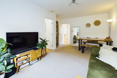 1 bedroom flat for sale - St Wilfrids Way, Haywards Heath, RH16