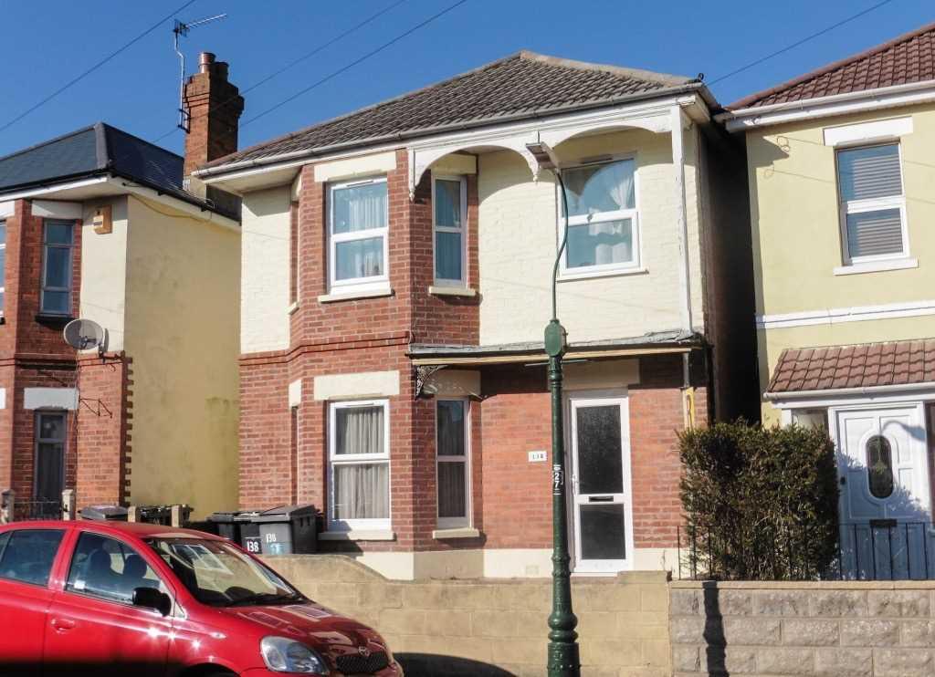 Markham Road, Charminster, Bournemouth 5 bed detached house £2,100