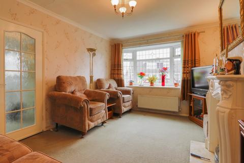 2 bedroom semi-detached bungalow for sale - Oxenhope Road, Hull,  HU6 7BZ