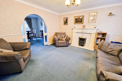 91 Delph Lane, Delph, Oldham, OL3 5UP