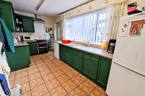 91 Delph Lane, Delph, Oldham, OL3 5UP