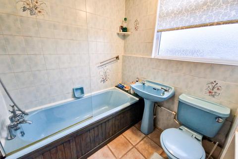 91 Delph Lane, Delph, Oldham, OL3 5UP