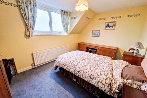 91 Delph Lane, Delph, Oldham, OL3 5UP