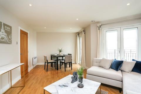 1 bedroom flat for sale, Kensington High Street, London, W14