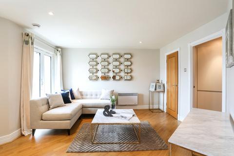 1 bedroom flat for sale, Kensington High Street, London, W14