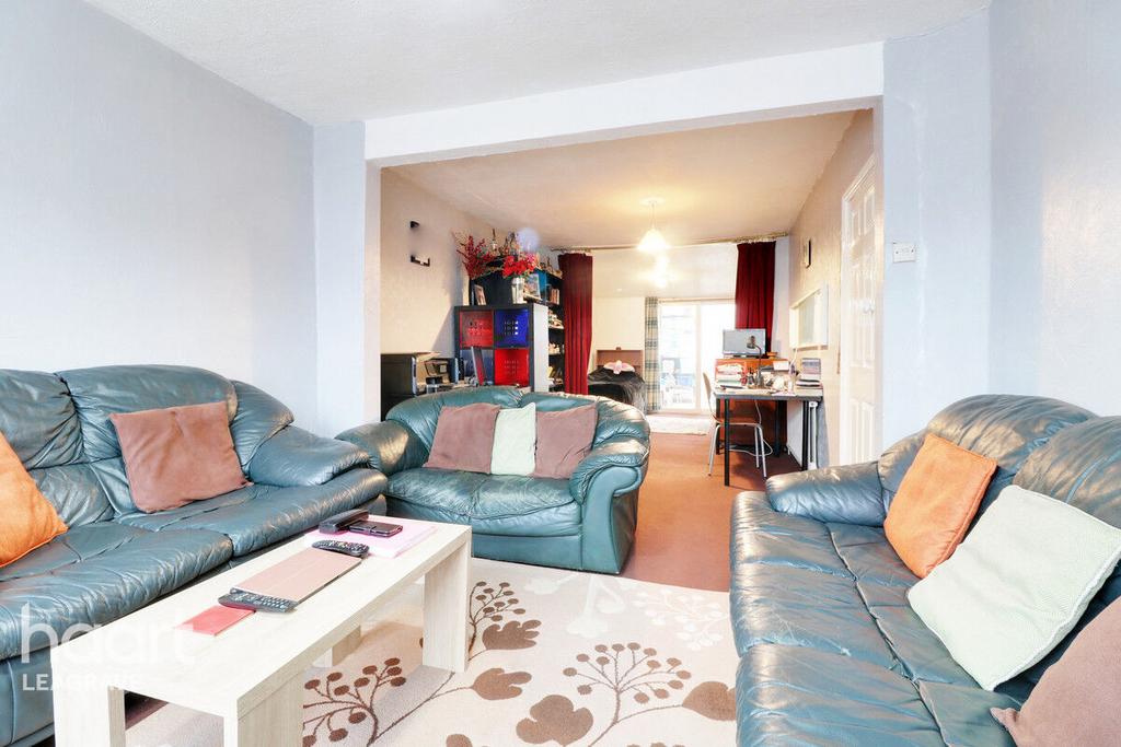 Leicester Road, LUTON 3 bed semidetached house for sale £375,000