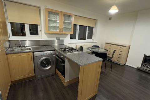 2 bedroom flat to rent, Allerton Hall Courtyard, Wensley Avenue, Leeds, LS7 3QX