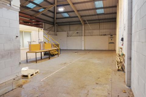 Industrial unit to rent - Milestone Court, Pudsey, West Yorkshire, LS28