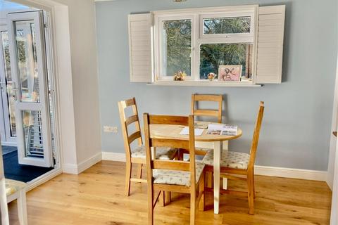 72 Lowden Close, Badger Farm, Winchester, SO22 4EW