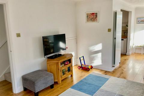 72 Lowden Close, Badger Farm, Winchester, SO22 4EW