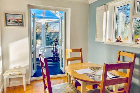 72 Lowden Close, Badger Farm, Winchester, SO22 4EW