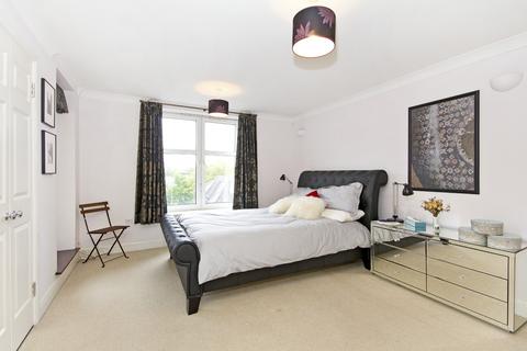 2 bedroom flat to rent, Espirit House, Keswick Road, Putney, SW15