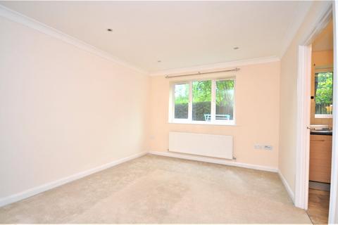 1 bedroom apartment for sale, Woodfield Road, Thames Ditton, Surrey, KT7