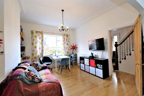 4 bedroom semi-detached house for sale - Lynwood Avenue, Eccles, M30