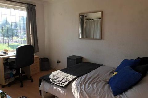 4 bedroom house share to rent - Roman Way
