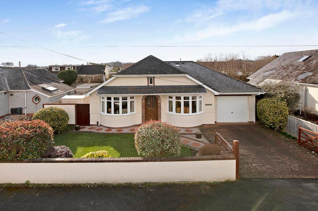 Whiteway Road, Kingsteignton, TQ12 4 bed detached bungalow £485,000