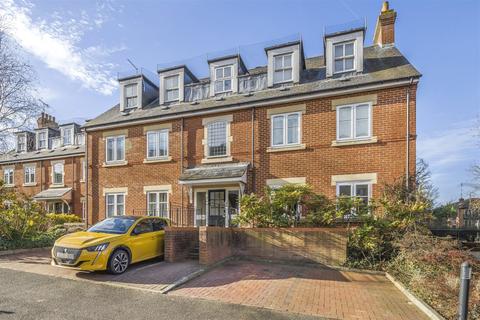 2 bedroom penthouse for sale - 25 Charter Gate, Boltro Road, Haywards Heath, RH16
