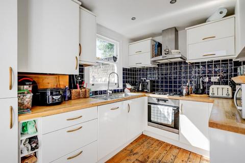 2 bedroom flat to rent, Leighton Grove, Kentish Town, London, NW5