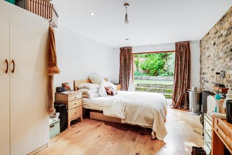 2 bedroom flat to rent, Leighton Grove, Kentish Town, London, NW5