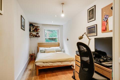 2 bedroom flat to rent, Leighton Grove, Kentish Town, London, NW5