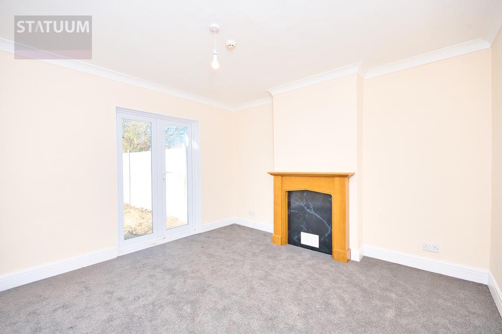 Clarence Road, Bexleyheath, Kent, DA6 3 bed bungalow £1,850 pcm (£427 pw)