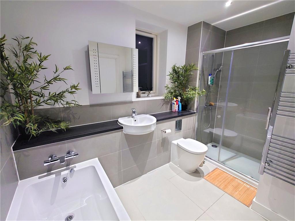 Bathroom/Shower