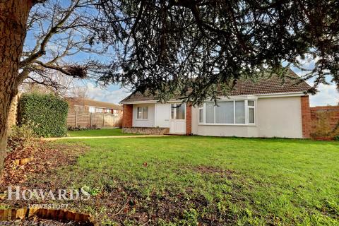 2 bedroom detached bungalow for sale, Elm Tree Road, Lowestoft