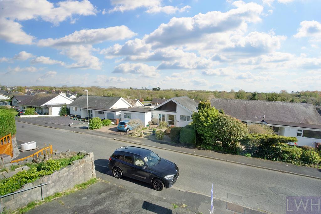 Erwenni, Ala Road, Pwllheli, Gwynedd 4 bed end of terrace house for