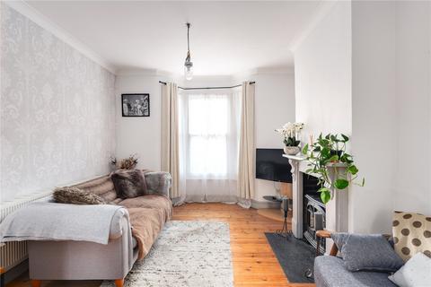 29 Arrow Road, London, E3 3HE