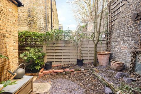 29 Arrow Road, London, E3 3HE