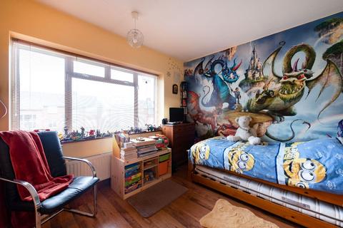 2 bedroom flat for sale - Merryhills Court, London