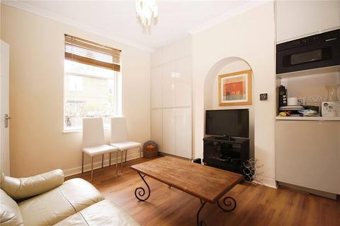 3 bedroom terraced house to rent, Guildford Park Road, Guildford, Surrey, GU2