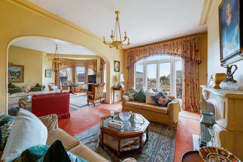 Flat 11, York House York House Place, London, W8 4EY