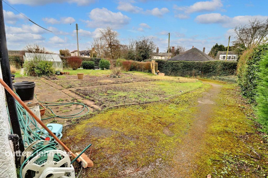 malthouse-lane-stoke-on-trent-4-bed-detached-bungalow-for-sale-300-000