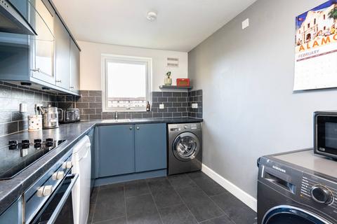 1/22 North Werber Park, Edinburgh, EH4 1SY