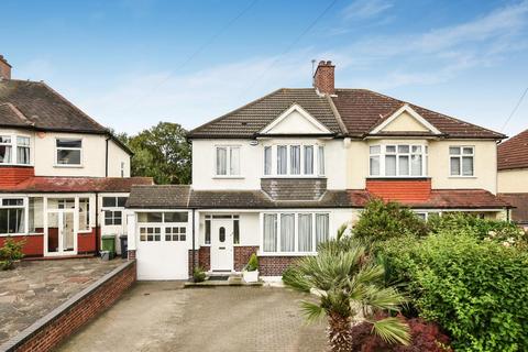 38 Pitfold Road, London, SE12 9HX